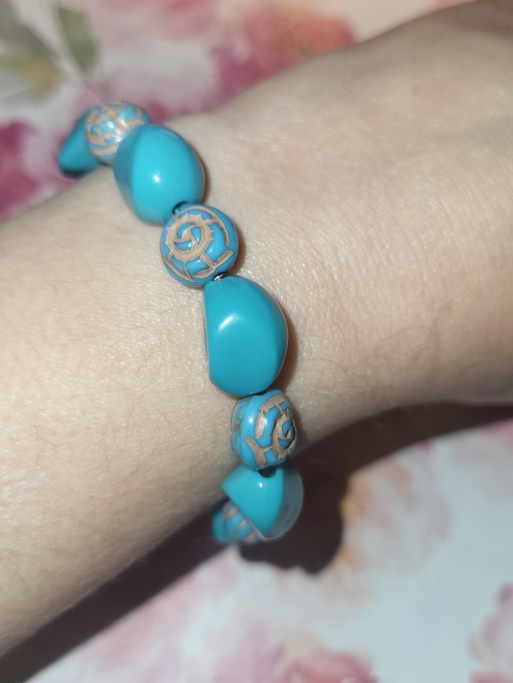 Handmade turquoise beaded stretchy bracelet